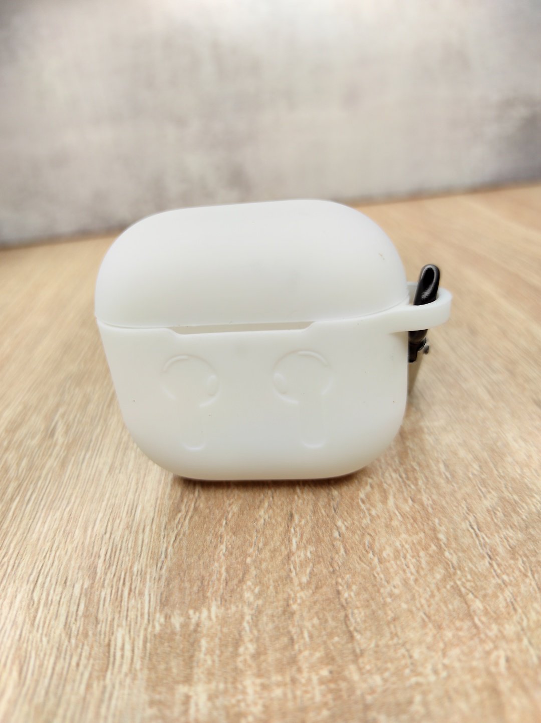 Чехол для Apple AirPods 4 белый
