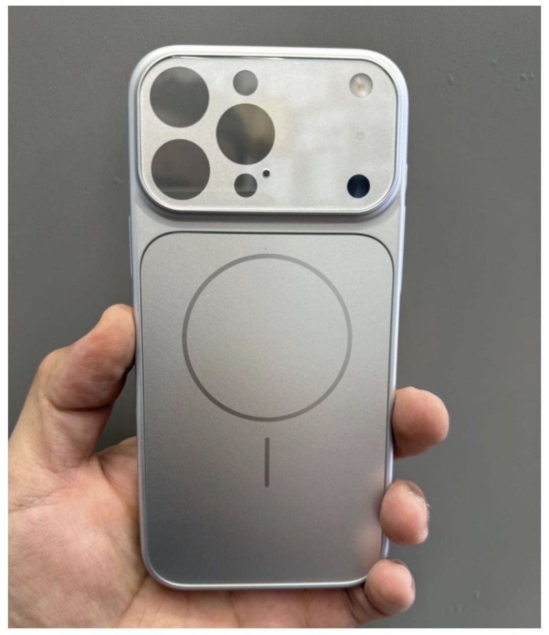 Чехол для Apple iPhone 14 Pro серебристый купить,1499