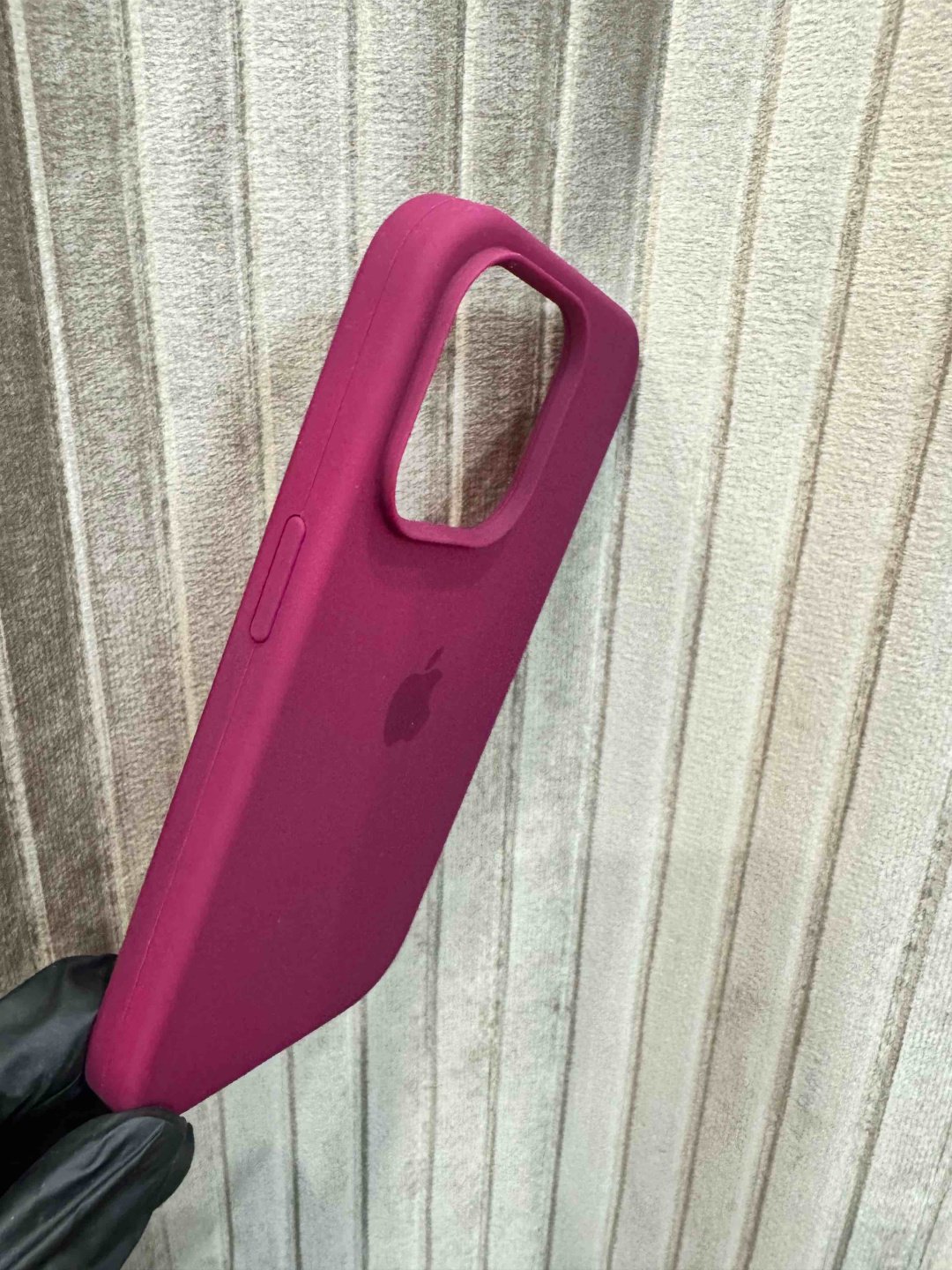 Чехол для Apple iPhone 14 Pro бордовый купить,970