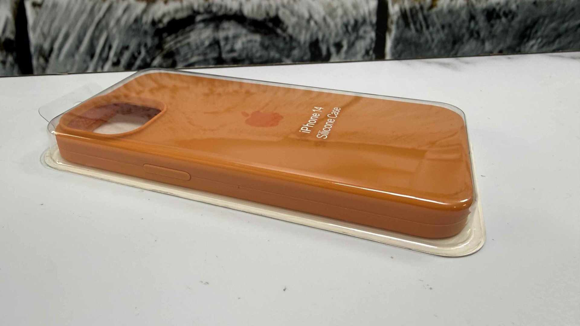 Чехол для Apple iPhone 13, iPhone 14 оранжевый купить,970