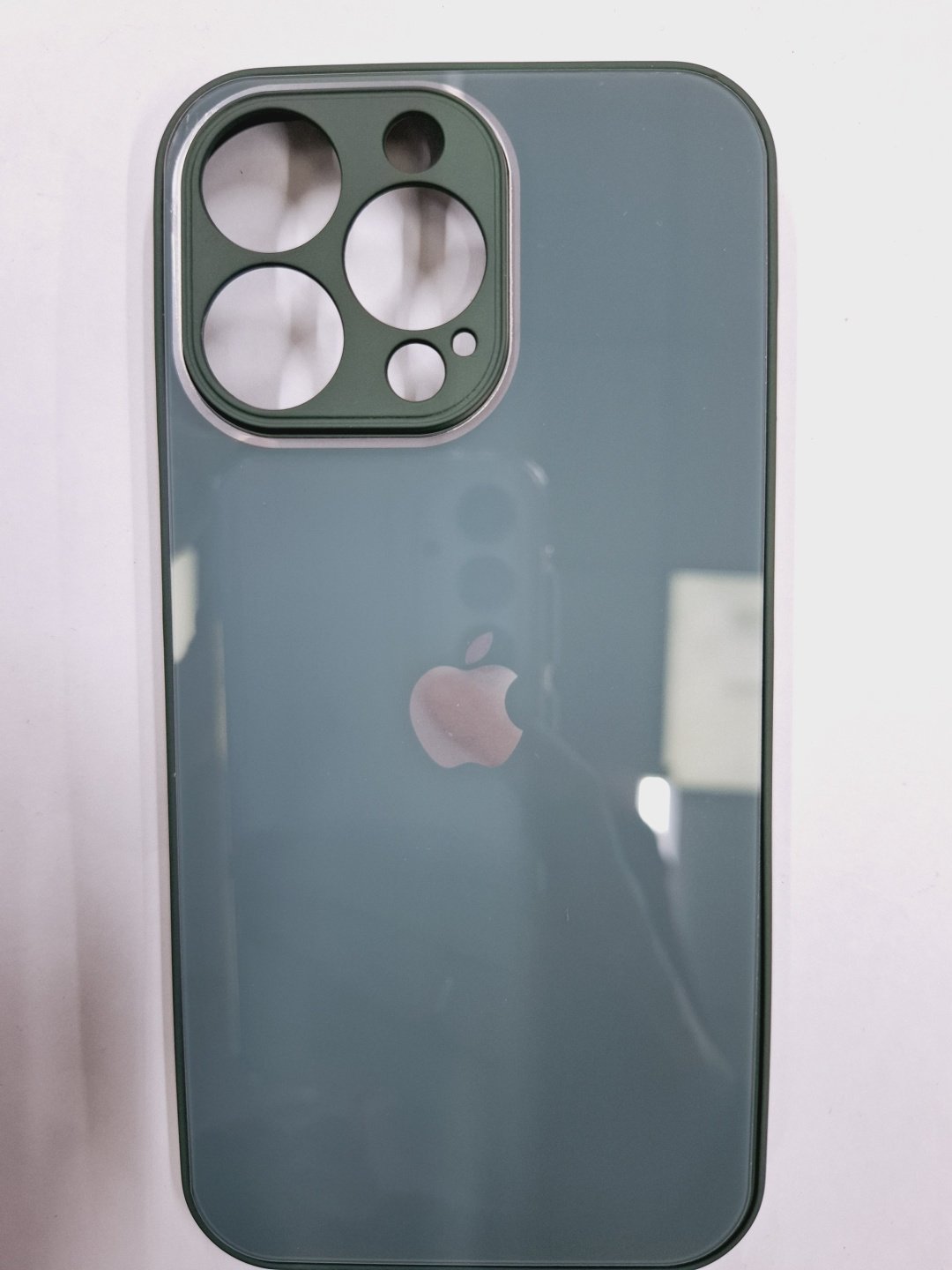 Чехол для Apple iPhone 13 Pro зеленый купить,598