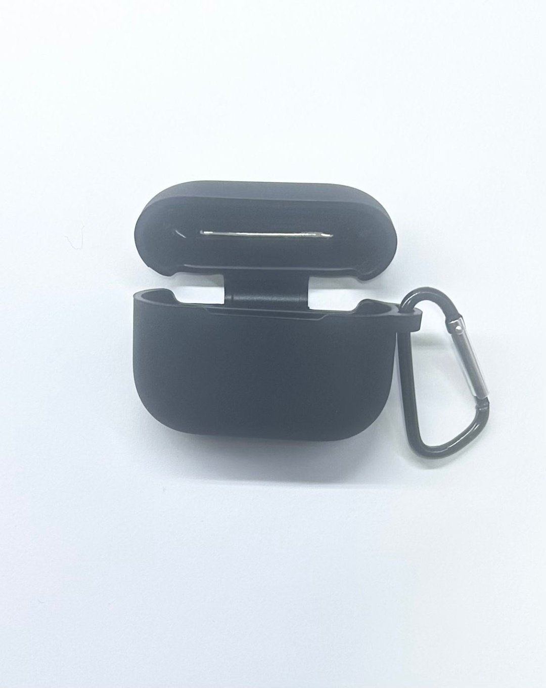 Чехол для Apple AirPods Pro 3 черный