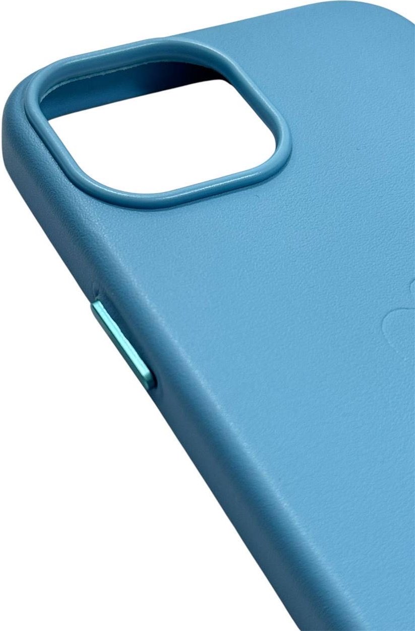 Чехол для Apple iPhone 15 Pro голубой купить,2450