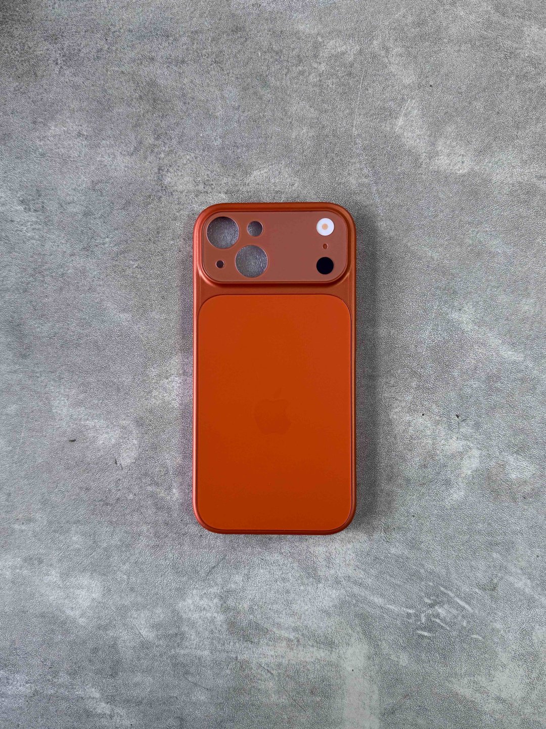 Чехол для Apple iPhone 15 оранжевый купить,1470