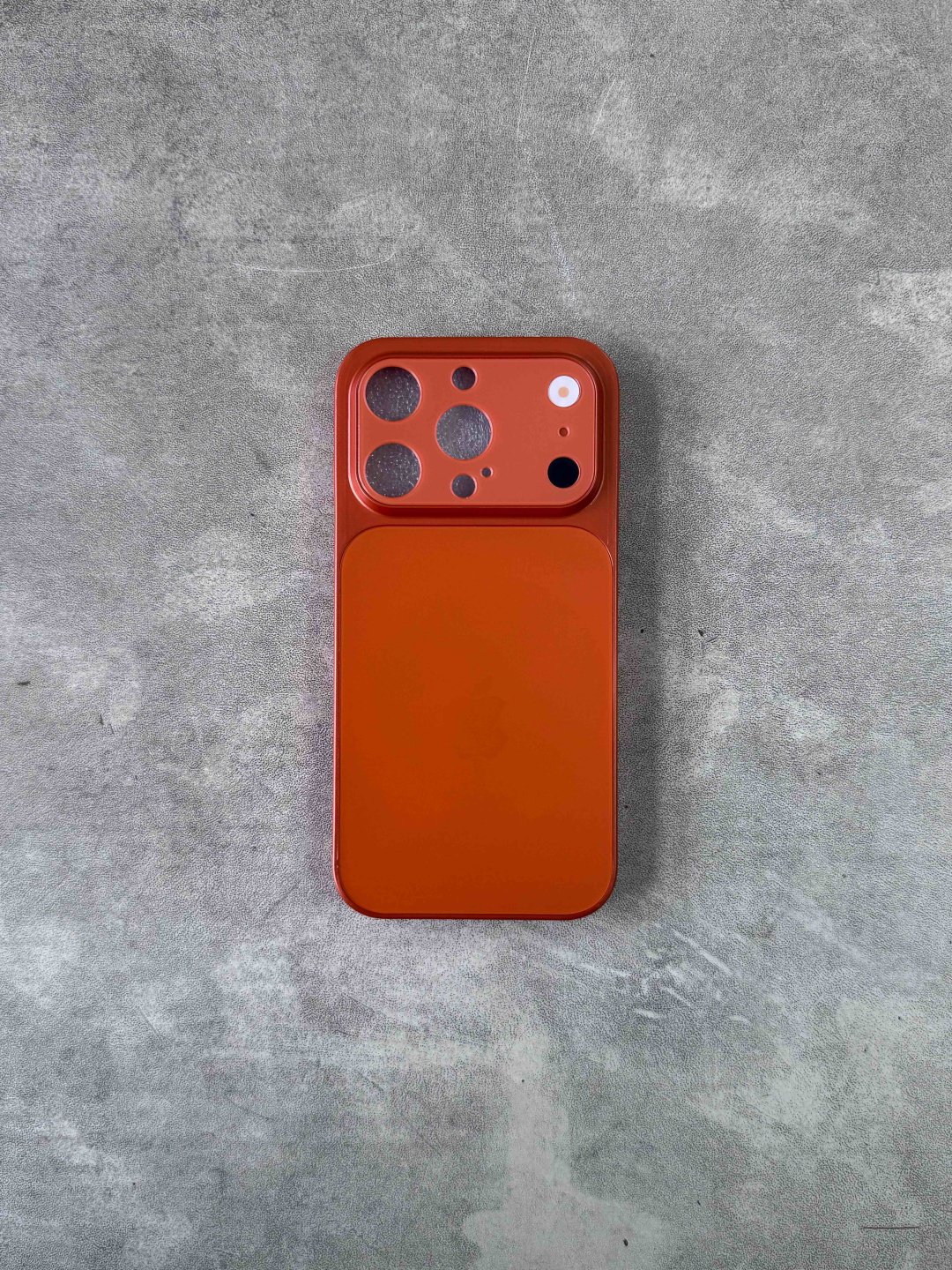 Чехол для Apple iPhone 15 Pro оранжевый - ForteMarket Чехол для Apple iPhone 15 Pro оранжевый купить,1299