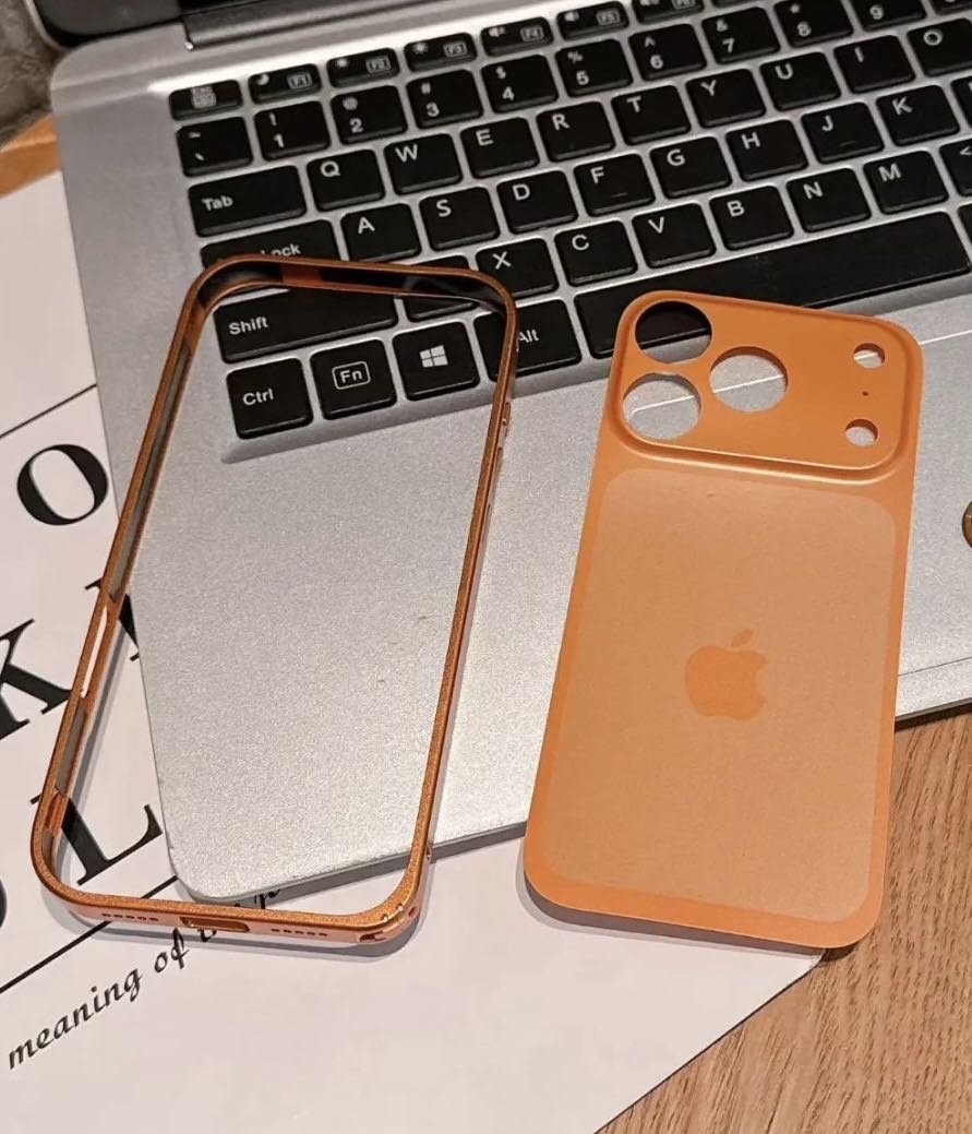 Чехол для Apple iPhone 15 Pro оранжевый купить,1500