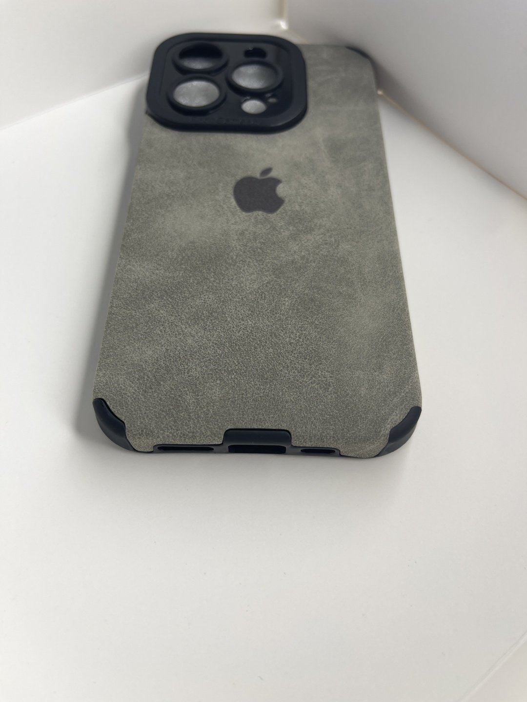 Чехол для Apple iPhone 15 Pro серый купить,570