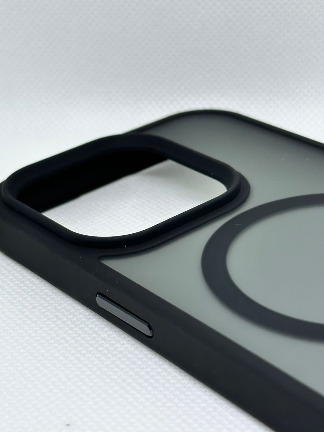 Чехол для Apple iPhone 15 Pro Max черный купить,956