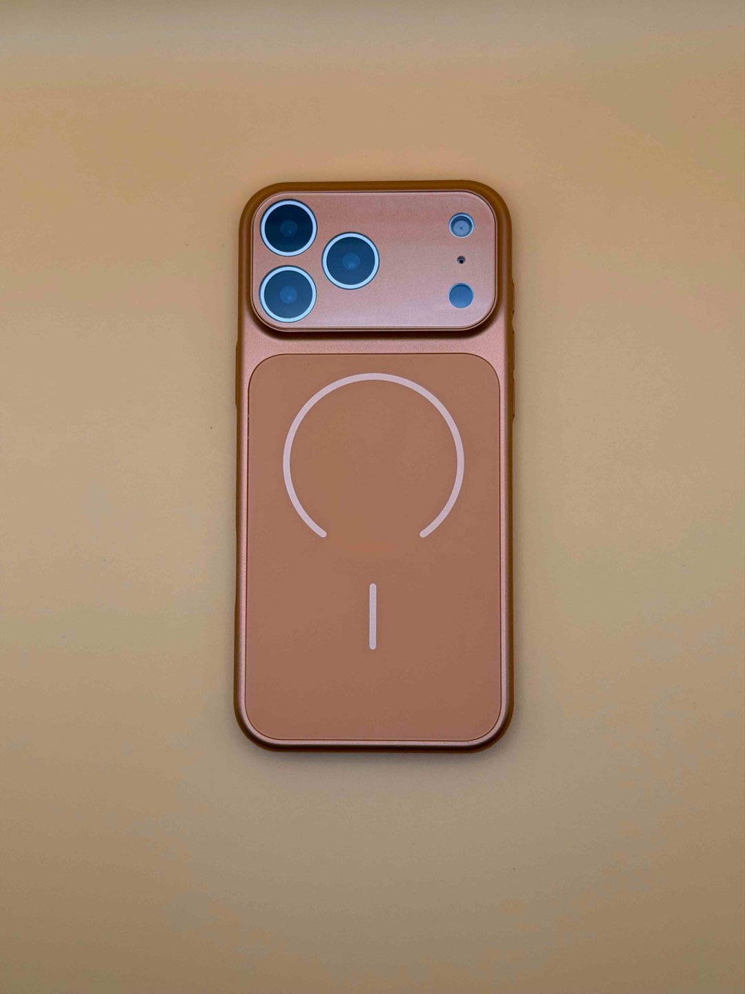 Чехол для Apple iPhone 15 Pro Max оранжевый купить,1500