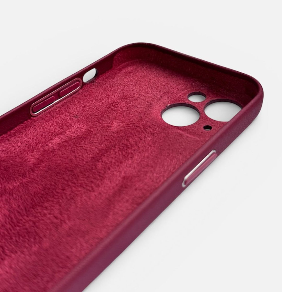 Чехол для Apple iPhone 15 Plus бордовый купить,2500