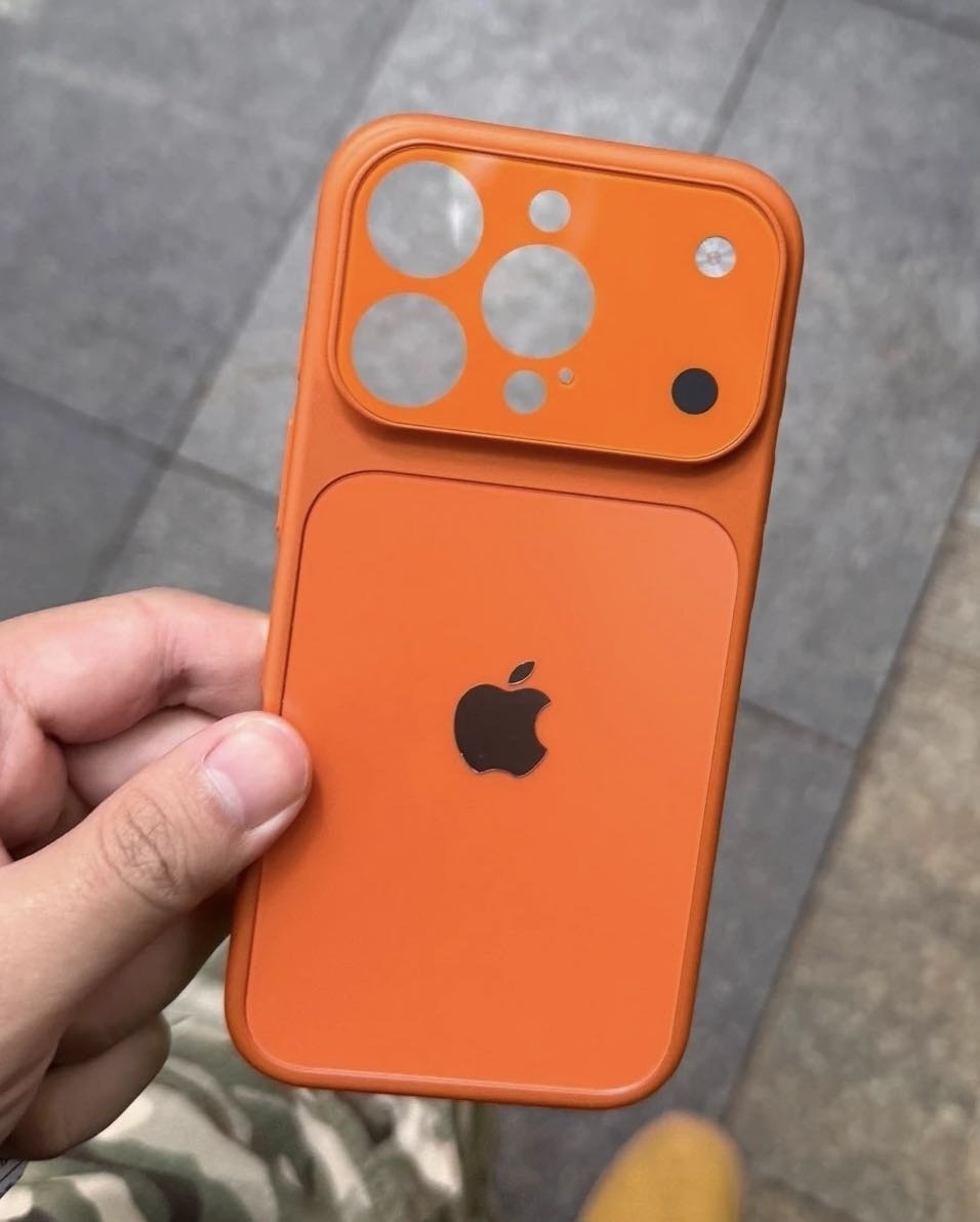 Чехол для Apple iPhone 15 Pro Max оранжевый