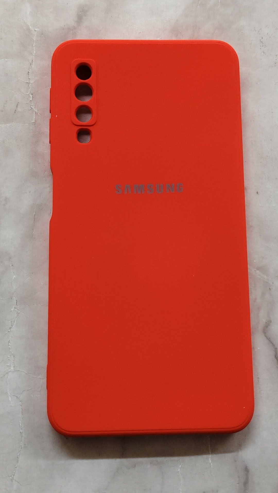 Чехол для Samsung Galaxy A7 (2018) красный купить,999