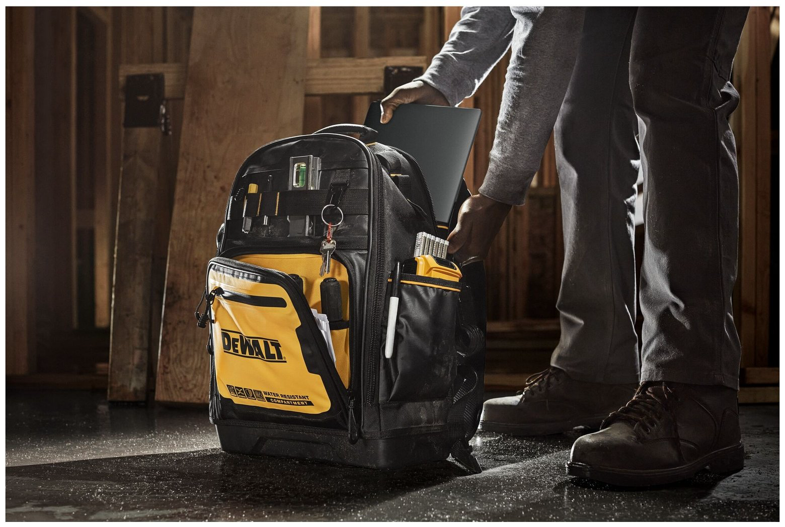 DeWALT рюкзак DWST60102-1 (48х38х20 см) купить,68880