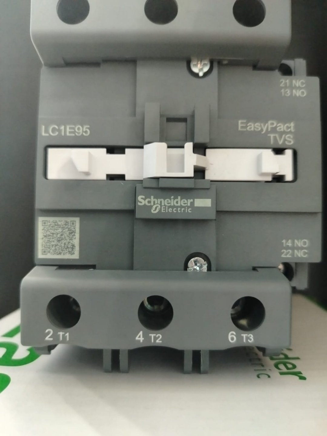 Schneider Electric контакторный блок/пускатель комбинированный 95A, LC1E95M5