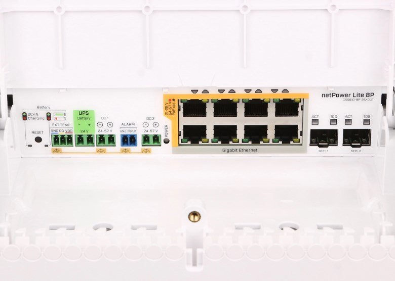 Коммутатор MikroTik CSS610-8P-2S+OUT