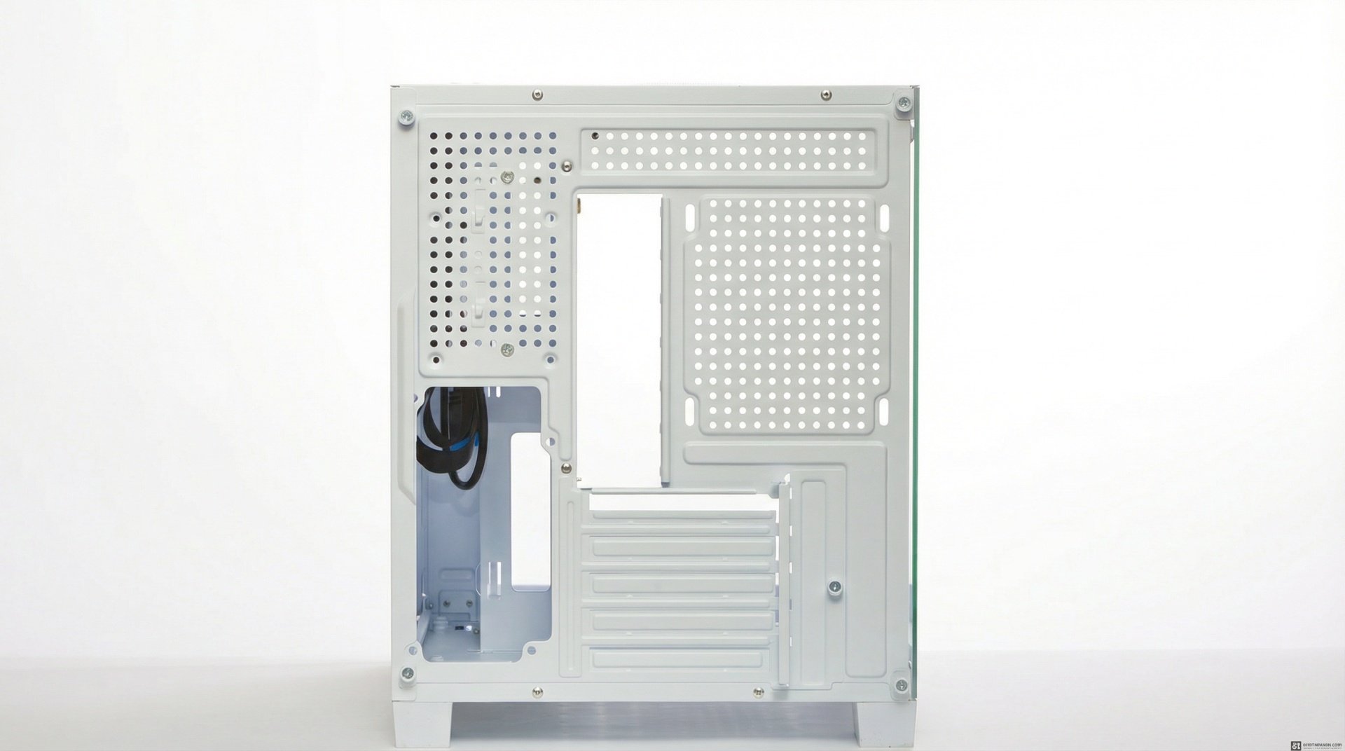 Корпус ONVYX PCM420W белый купить,NaN
