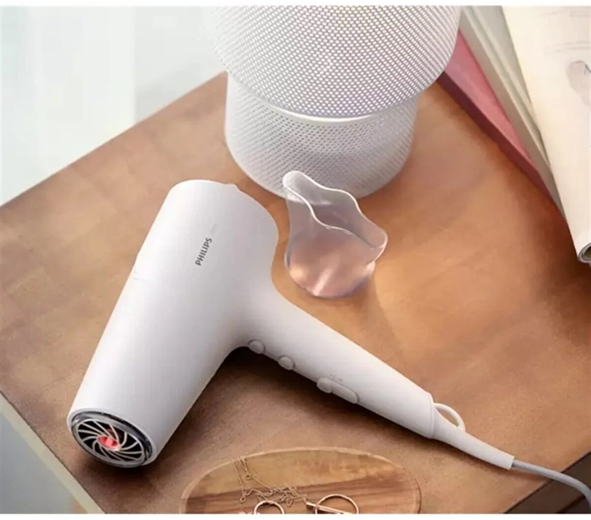 Philips BHD500/00 фен белый - ForteMarket Philips BHD500/00 фен белый купить,37497
