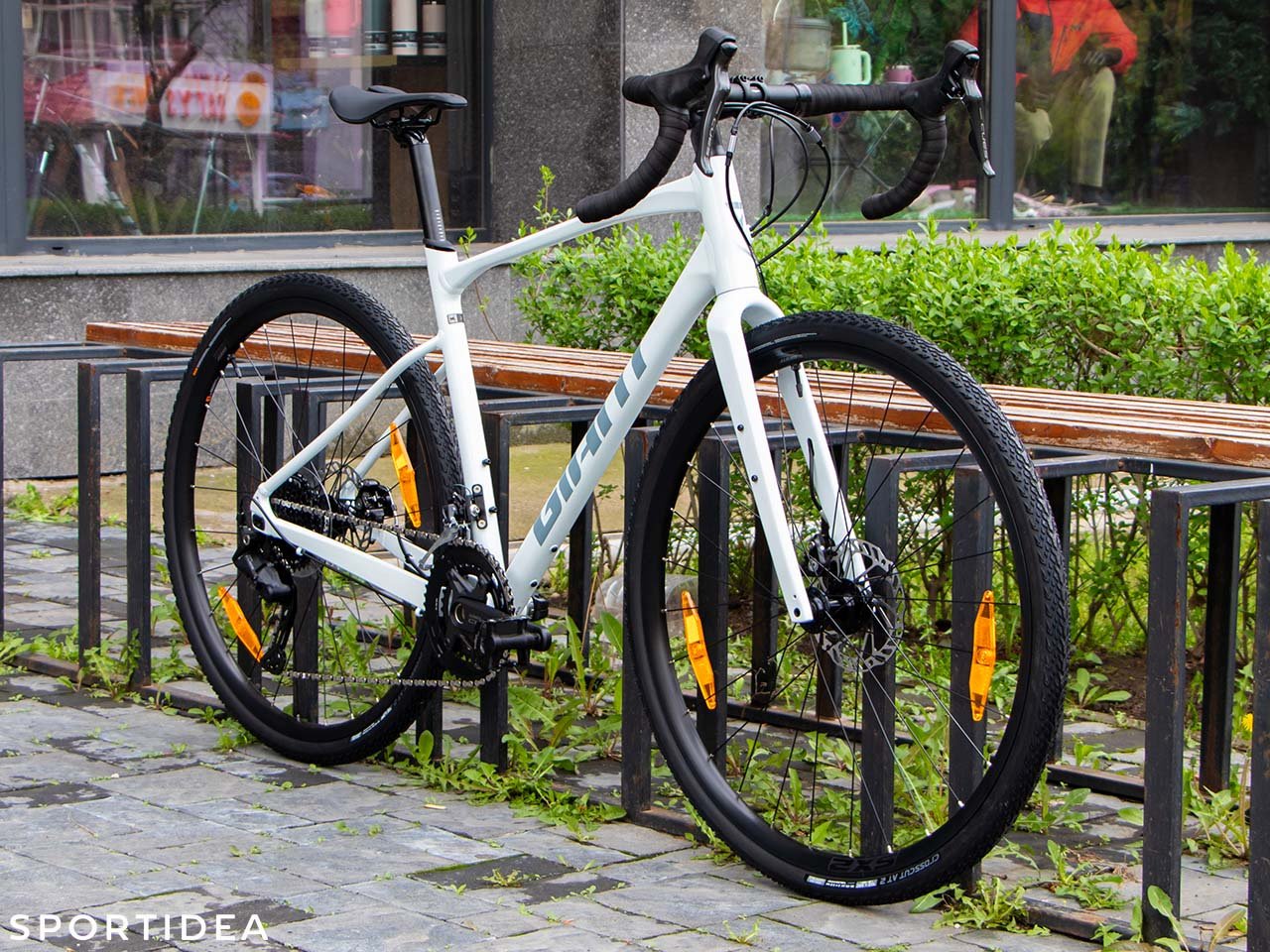 Велосипед Giant Revolt 2 2026 14 дюймов белый