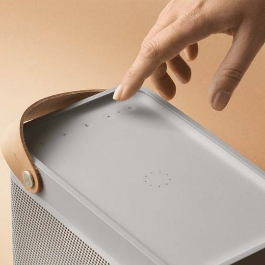 Портативная колонка Bang & Olufsen Beolit 20 золотистый - ForteMarket Портативная колонка Bang & Olufsen Beolit 20 золотистый купить,0
