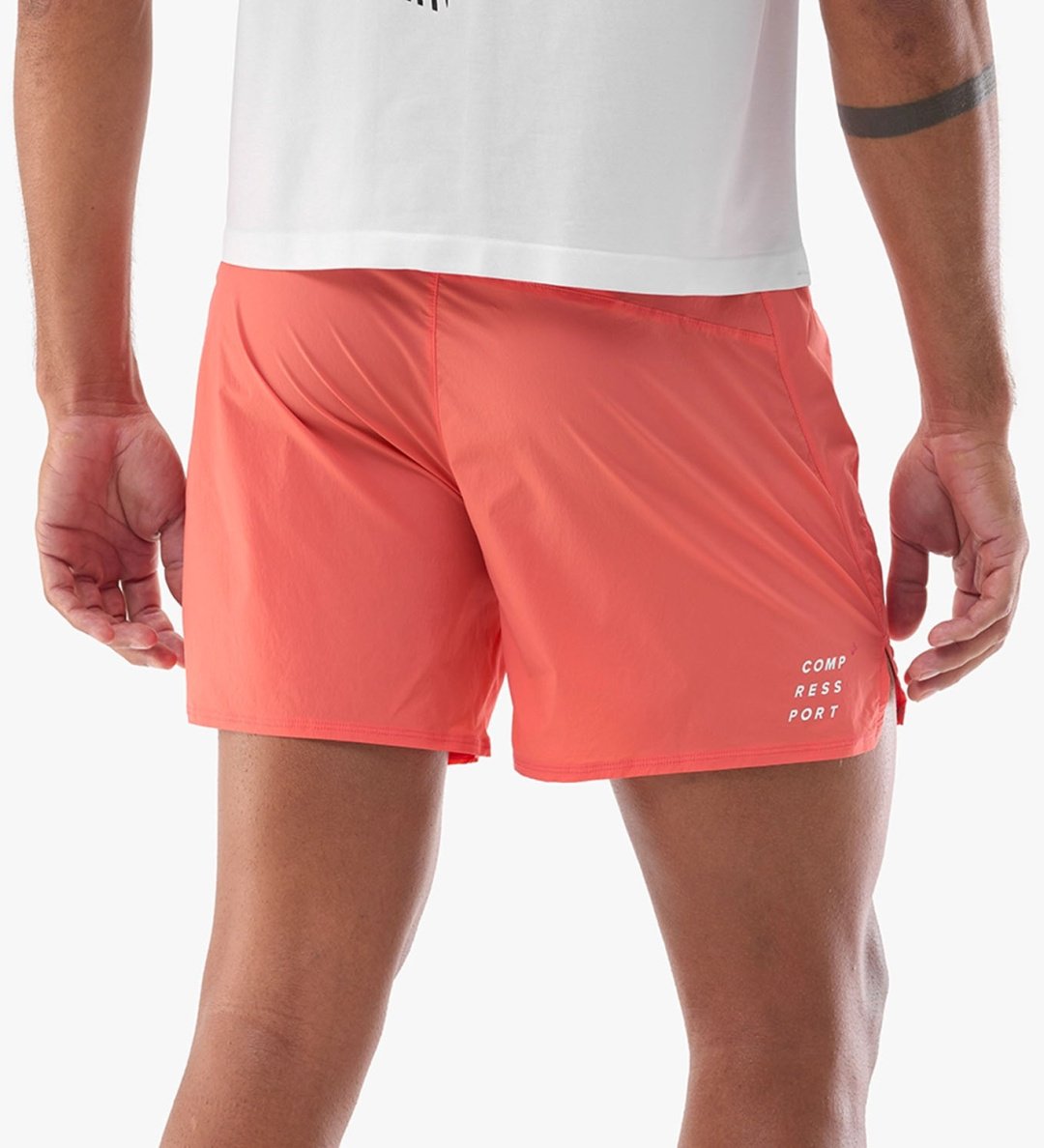 Спортивные шорты Compressport красный купить,32900