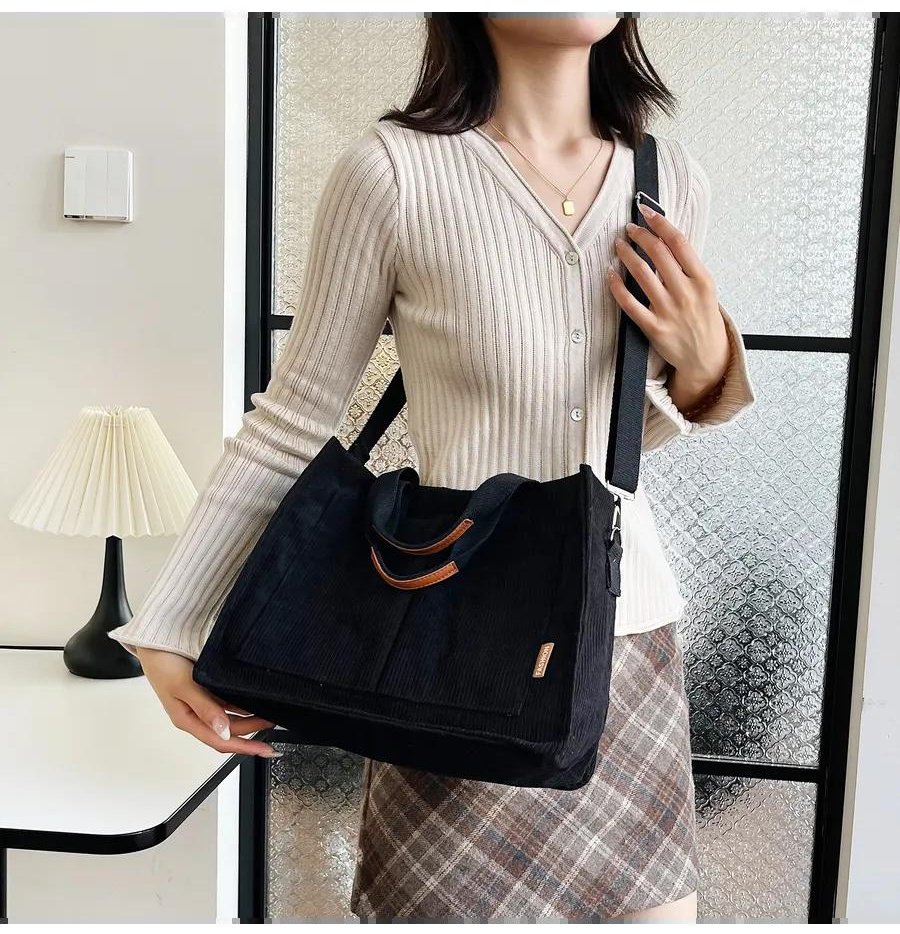 Сумка тоут BAGS_CHI пластик черный купить,NaN