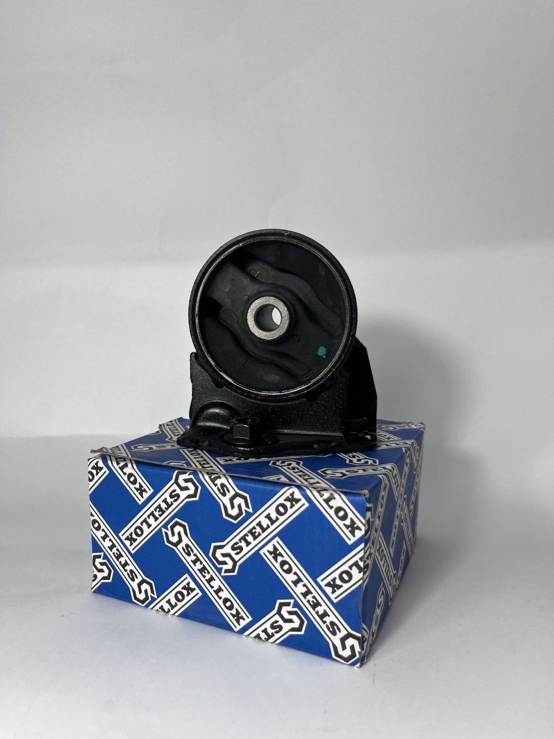 Stellox опора двигателя 2518044SX купить,8952