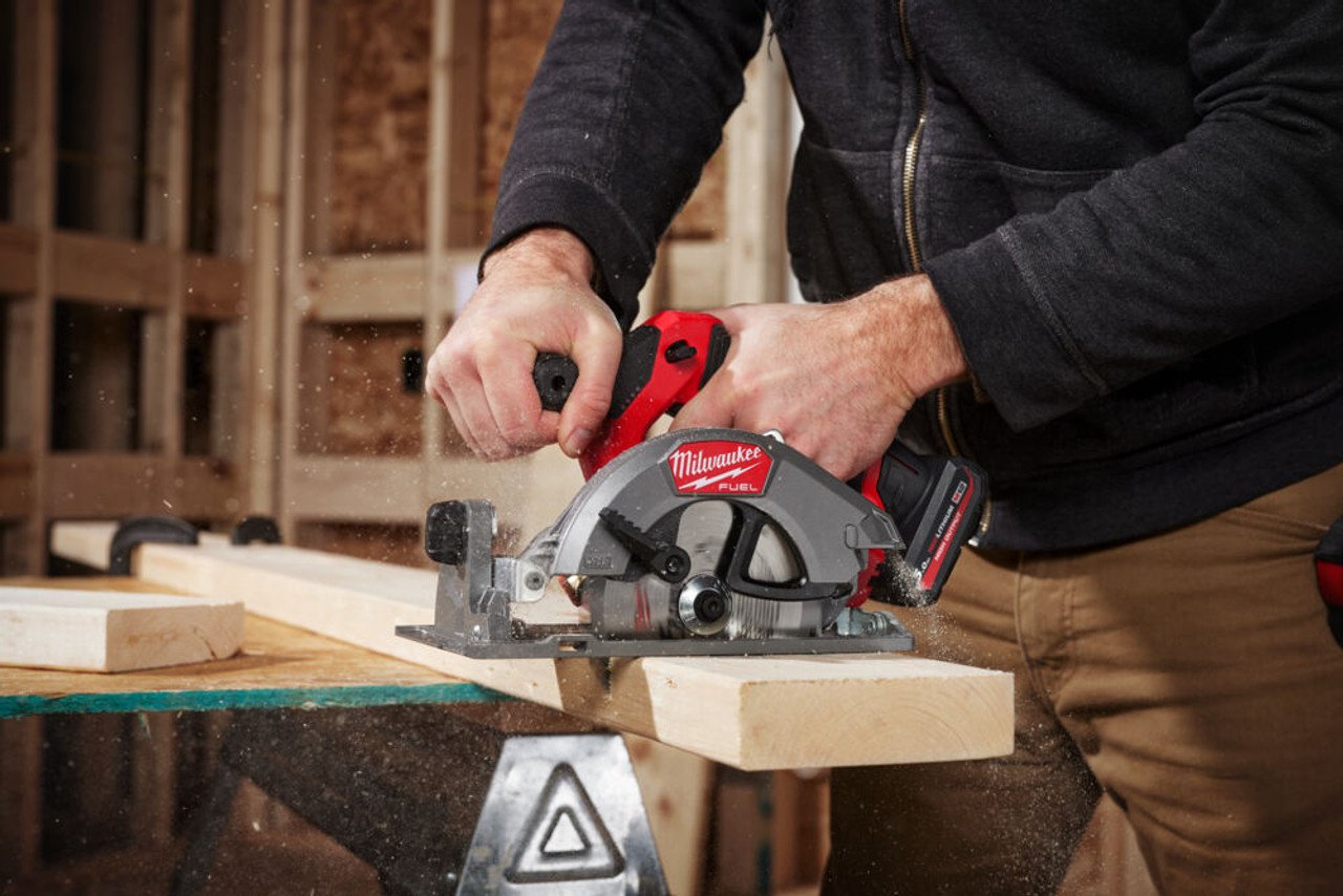 Дисковая пила Milwaukee M12 FCS442-0 4933493488, аккумуляторная - ForteMarket Дисковая пила Milwaukee M12 FCS442-0 4933493488, аккумуляторная купить,0