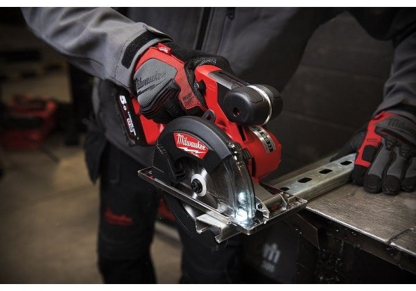 Дисковая пила Milwaukee M18 FMCS-0X 4933459192, аккумуляторная - ForteMarket Дисковая пила Milwaukee M18 FMCS-0X 4933459192, аккумуляторная купить,0