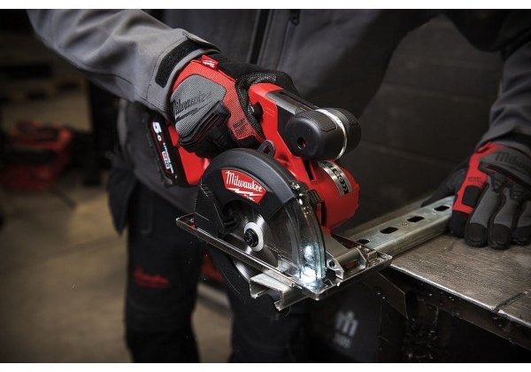 Дисковая пила Milwaukee M18 FMCS-0X 4933459192, аккумуляторная купить,NaN