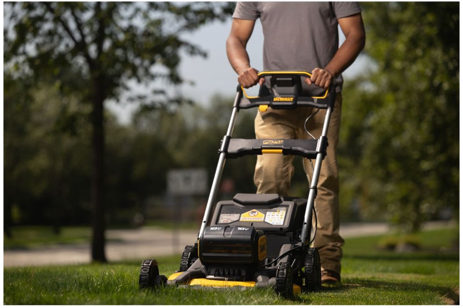 Газонокосилка самоходная DeWALT DCMWP134N-XJ купить,349010