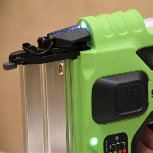 Скобозабиватель Greenworks аккумуляторный GD24BN (3400707RU)