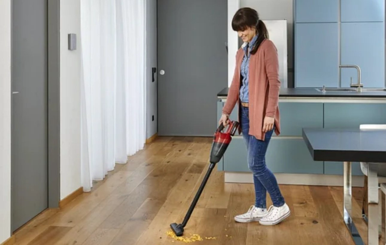 Пылесос Einhell TE-VC 18 Li-Solo черный, красный купить,29900