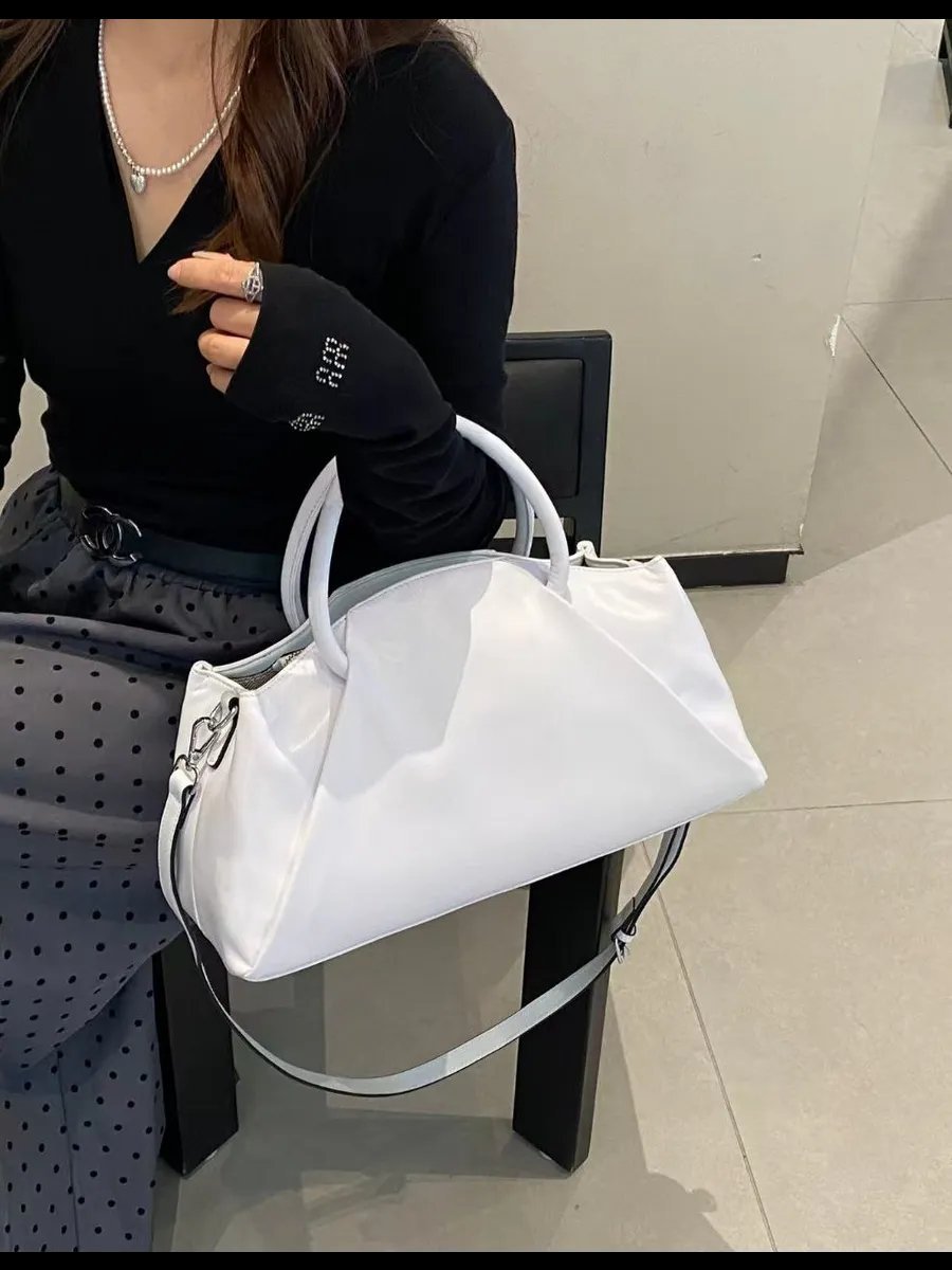 Мини-сумка A&U BAGS натуральная кожа белый купить,NaN