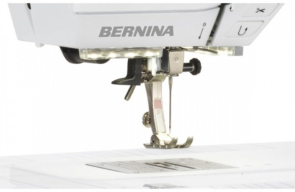 Швейная машина Bernina 475QE белый - ForteMarket Швейная машина Bernina 475QE белый купить,0
