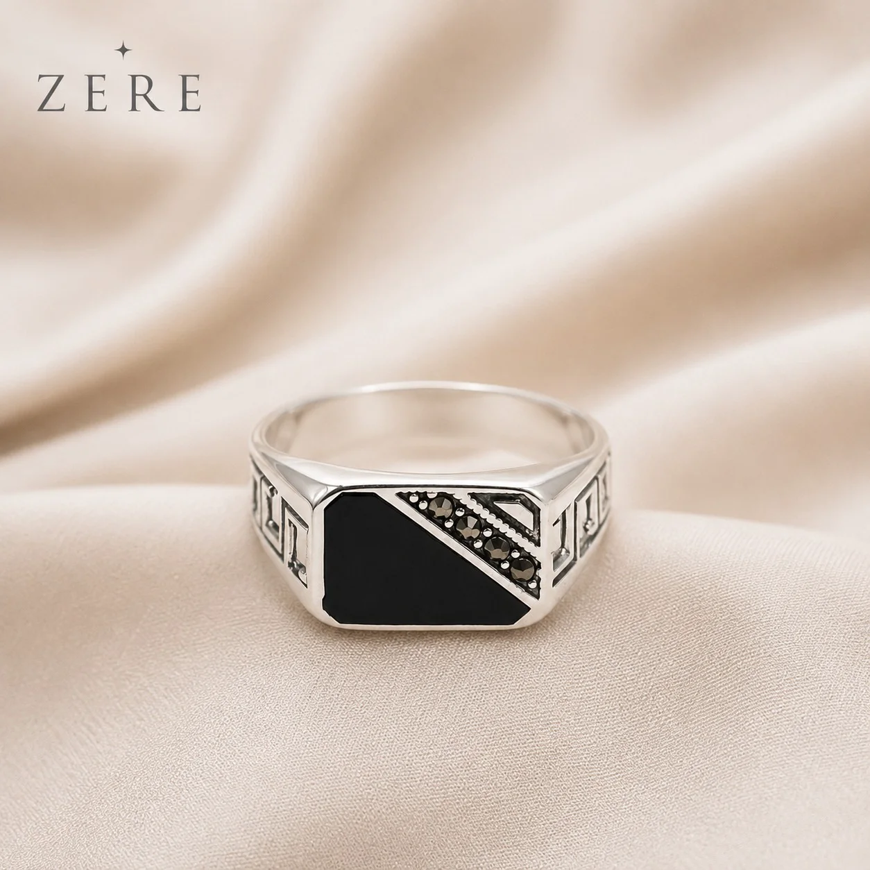 Печатка Zere ZR280604 серебро 3.35гр 20.5р  купить,43250