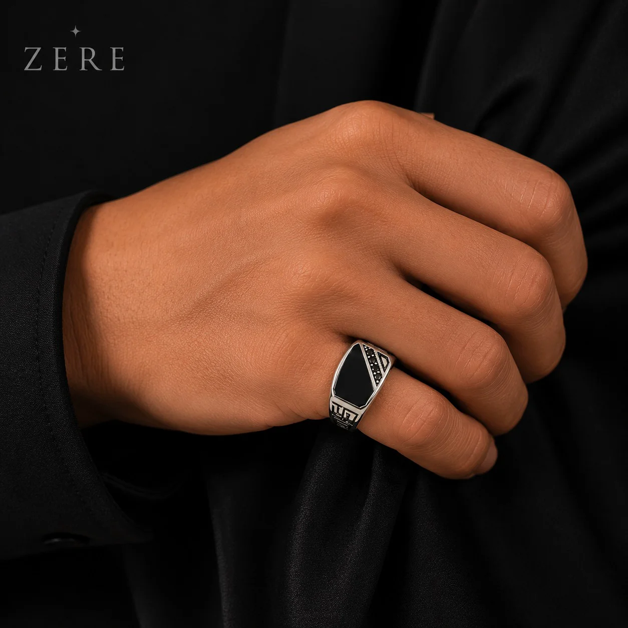 Печатка Zere ZR280604 серебро 3.35гр 20.5р  купить,43250