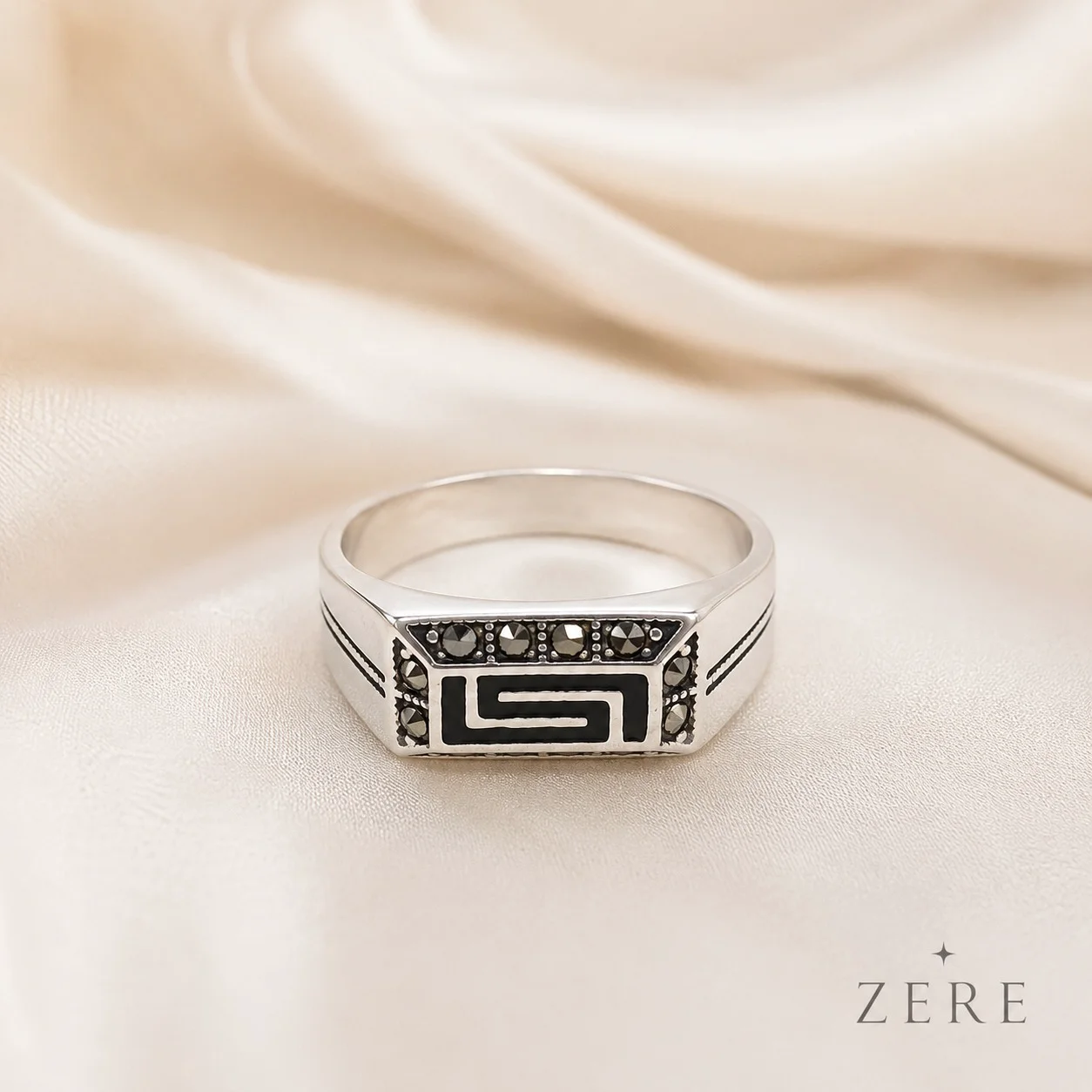 Печатка Zere ZR280602 серебро 3.43гр 20.5р купить,44450