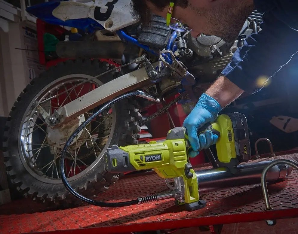 Клеевой пистолет RYOBI R18GG-0 45 мм - ForteMarket Клеевой пистолет RYOBI R18GG-0 45 мм купить,0