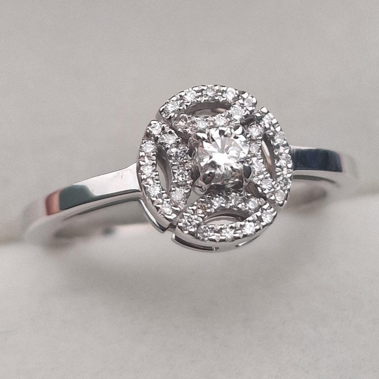 Кольцо Deimantas 104840780 18р 3,63гр 0,21ct. купить,NaN