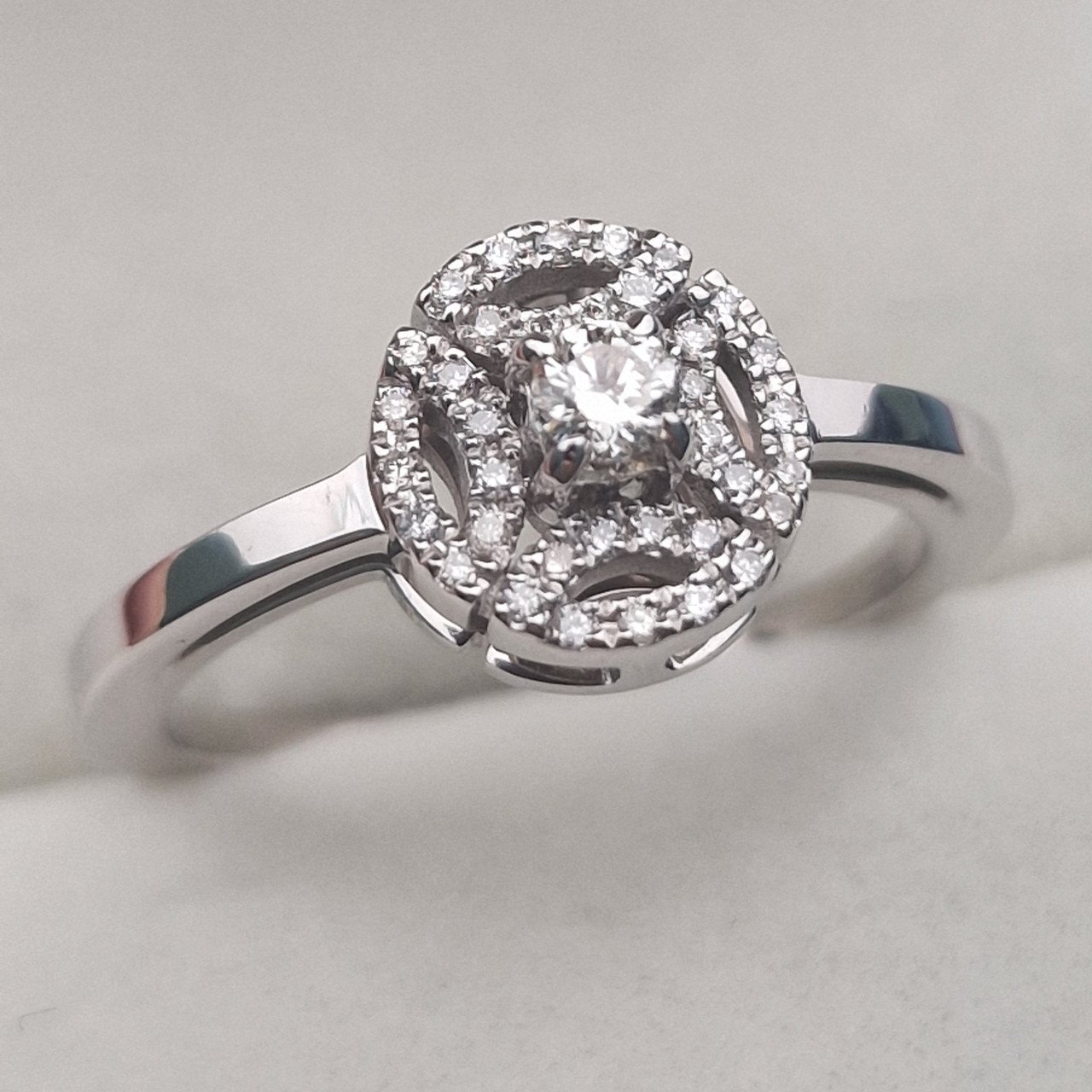 Кольцо Deimantas 104840780 18р 3,63гр 0,21ct. купить,NaN