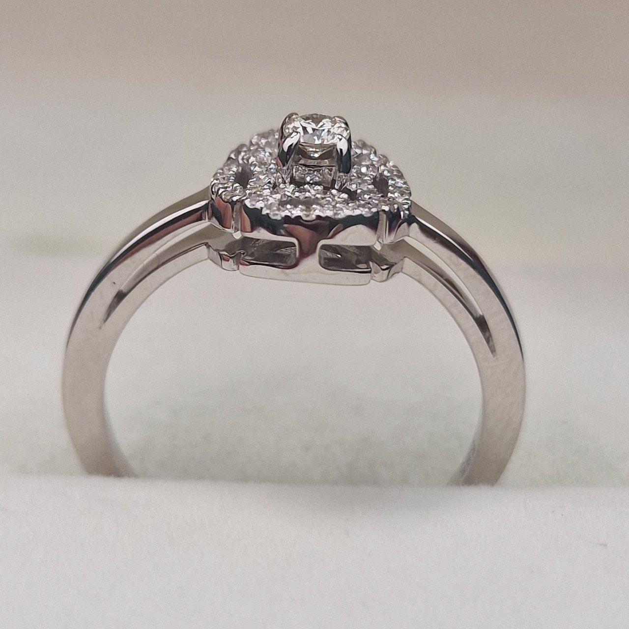 Кольцо Deimantas 104840780 18р 3,63гр 0,21ct. купить,NaN