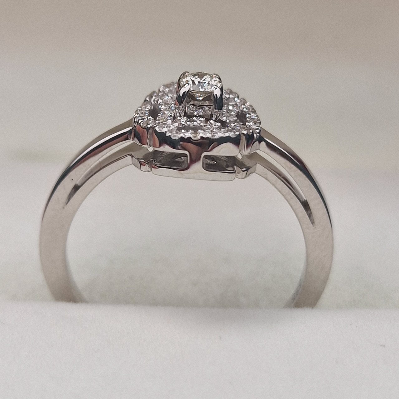 Кольцо Deimantas 104840780 18р 3,63гр 0,21ct. купить,NaN
