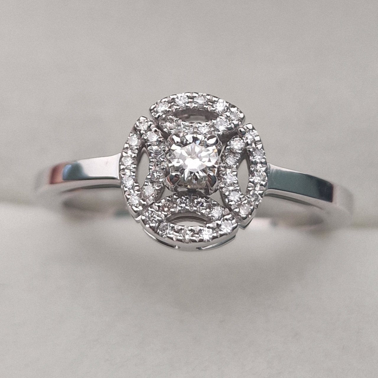 Кольцо Deimantas 104840780 18р 3,63гр 0,21ct. купить,NaN