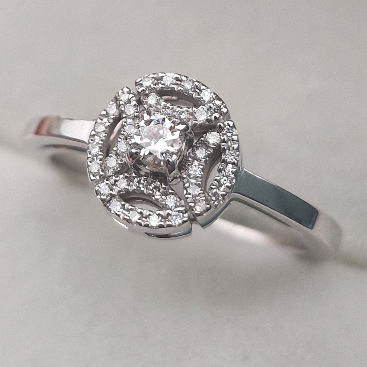 Кольцо Deimantas 104840780 18р 3,63гр 0,21ct. купить,NaN