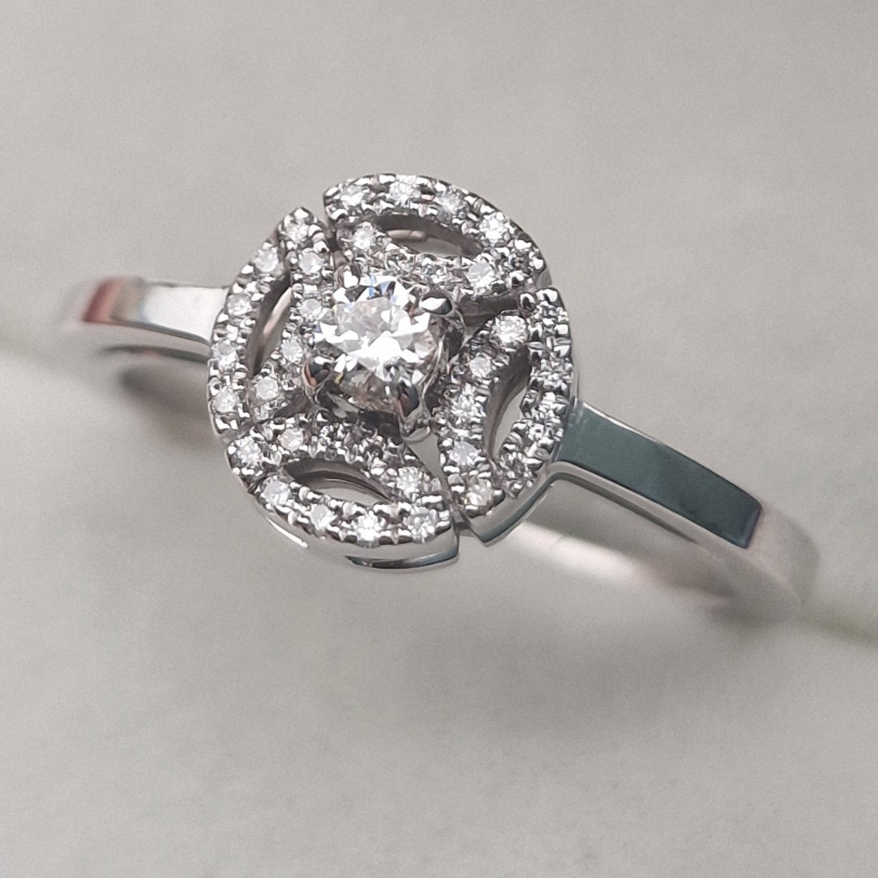 Кольцо Deimantas 104840780 18р 3,63гр 0,21ct. купить,NaN