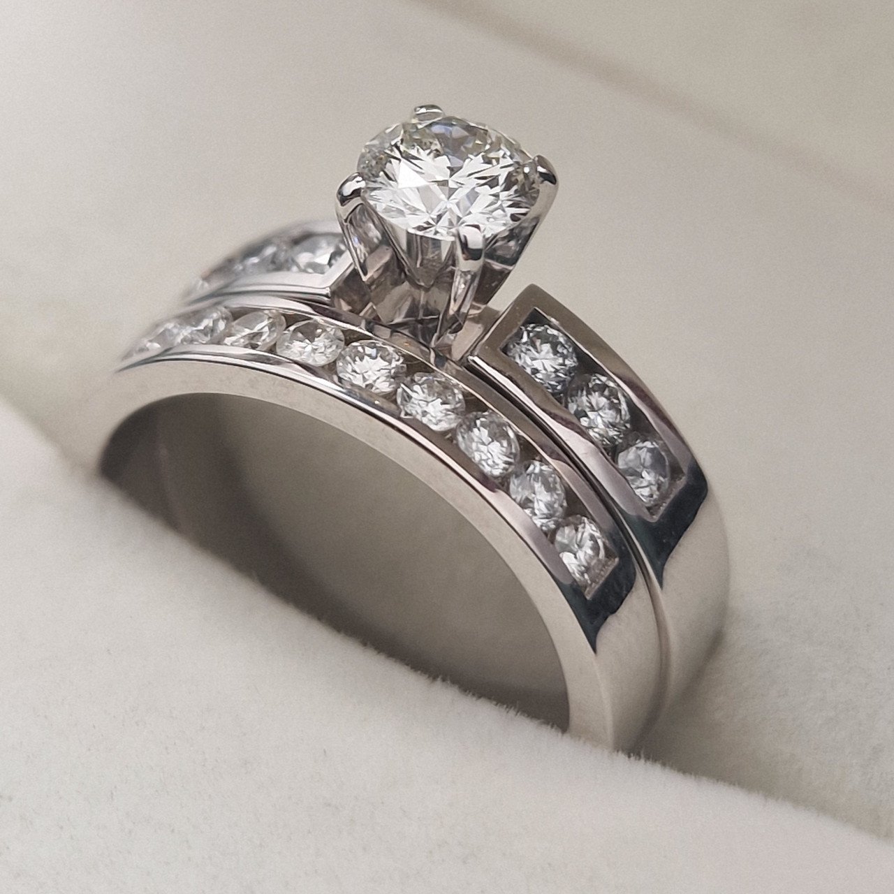 Кольцо Deimantas 104840844 17р 8,01гр 1,07ct. купить,NaN