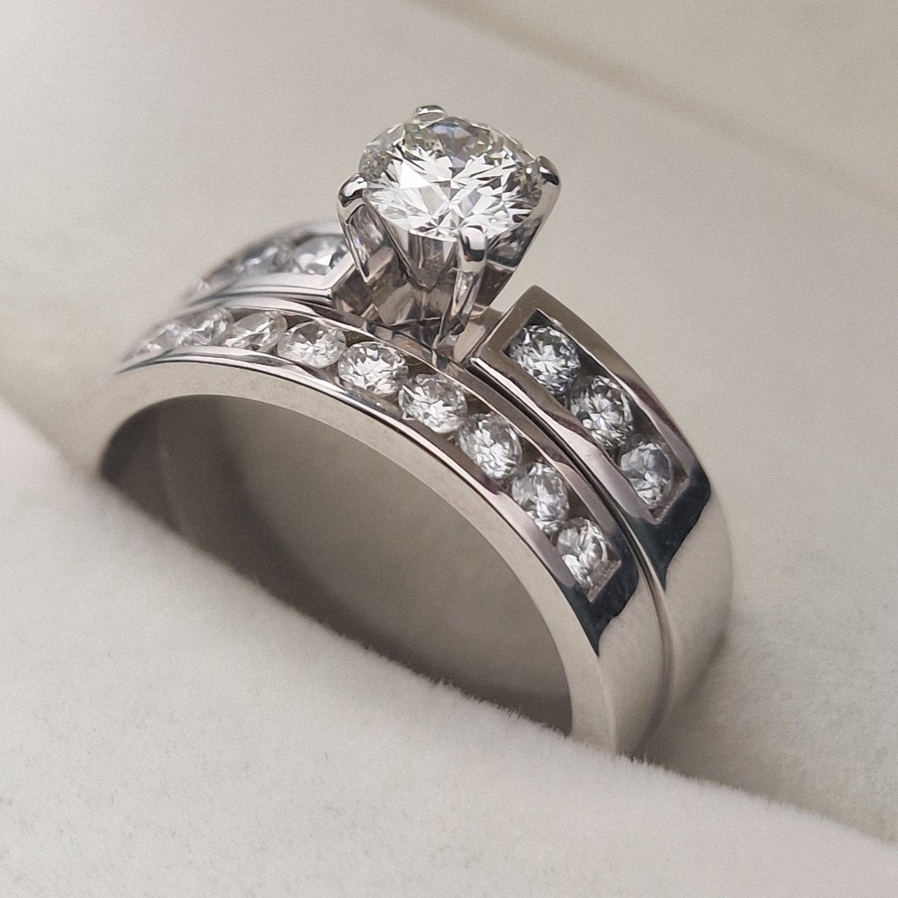 Кольцо Deimantas 104840844 17р 8,01гр 1,07ct. купить,NaN