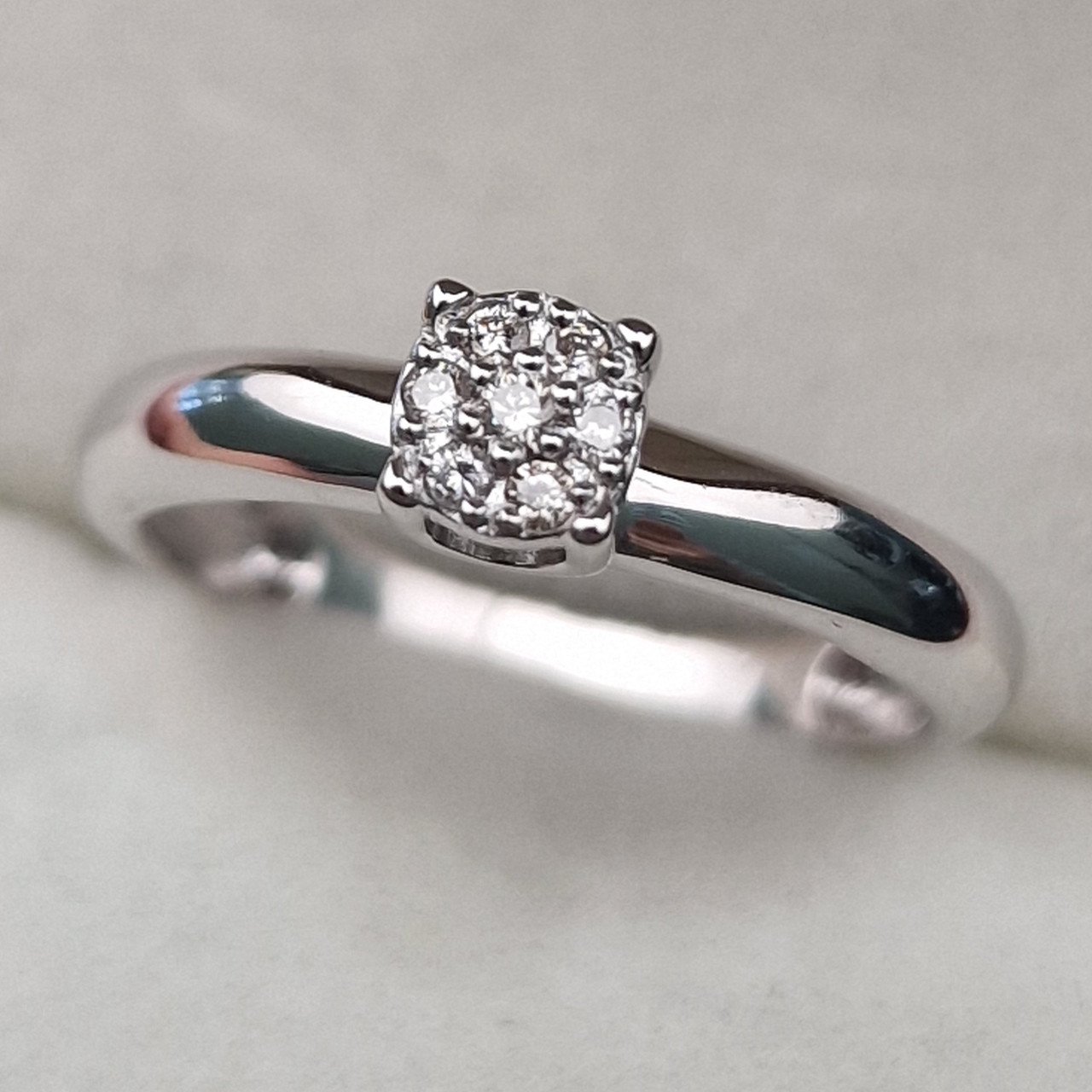 Кольцо Deimantas 105085757 16,5р 2,31гр 0,066ct. купить,NaN