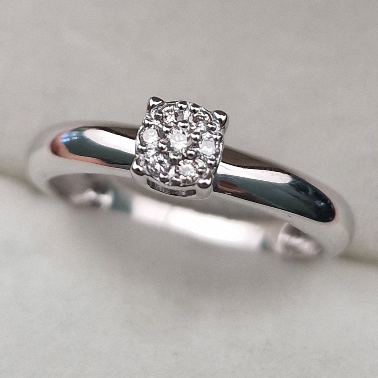 Кольцо Deimantas 105085757 16,5р 2,31гр 0,066ct. купить,NaN