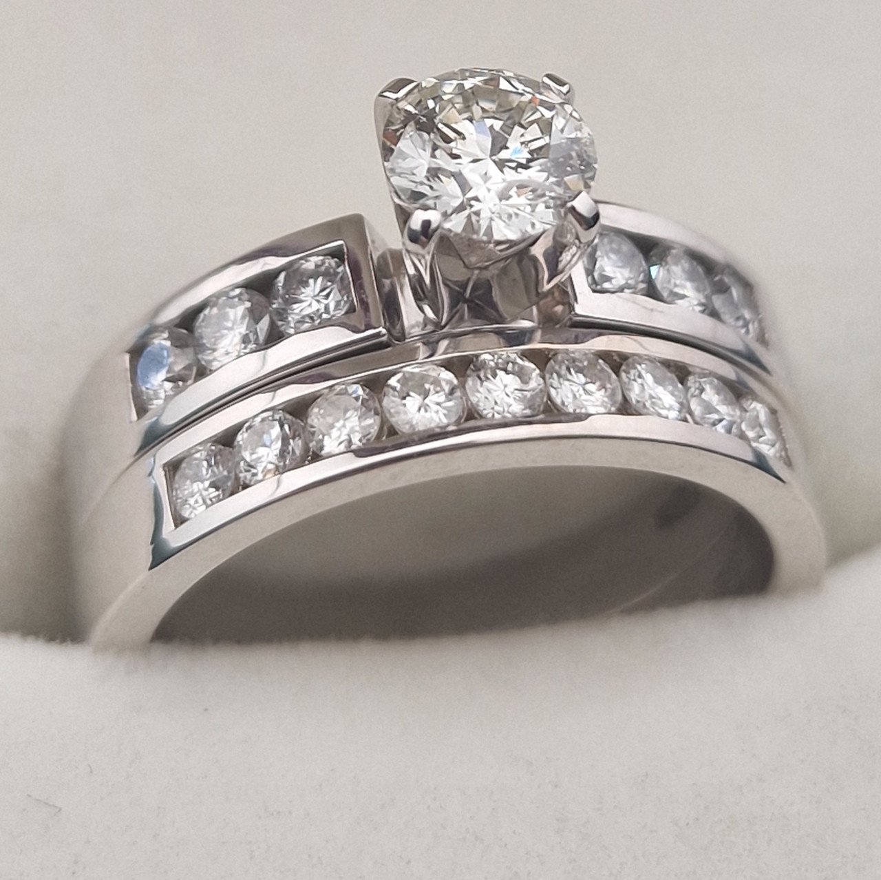 Кольцо Deimantas 104840844 17р 8,01гр 1,07ct. купить,NaN